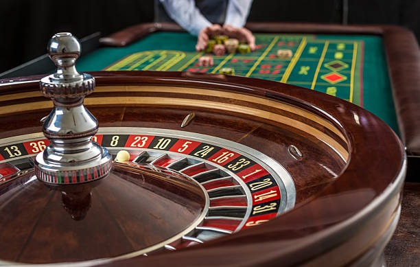 harum platform interface showing sportsbook markets, live-dealer tables, and slot games